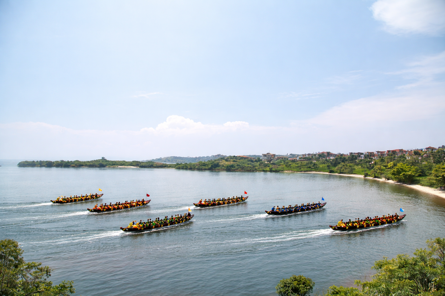 Paddle With the Lake – Traditional Boat Racing Experience